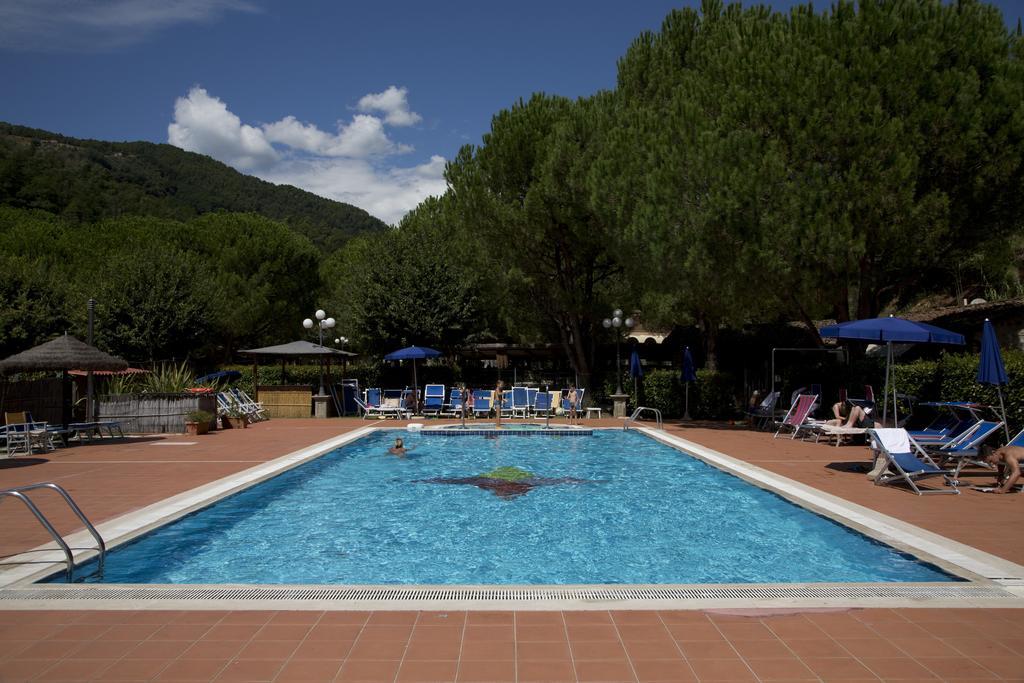 Villaggio Albergo San Lorenzo E Santa Caterina Пеша Екстериор снимка